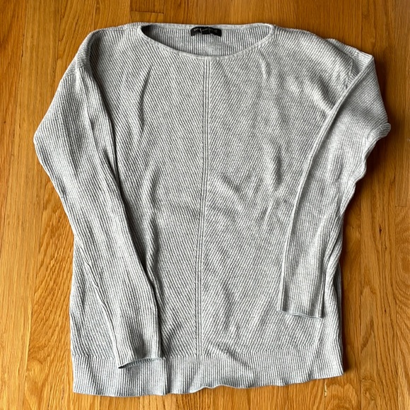 Banana Republic Gray Sweater - Picture 1 of 4